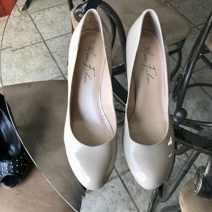 Marc Fisher tan pumps hardly worn size 7.5